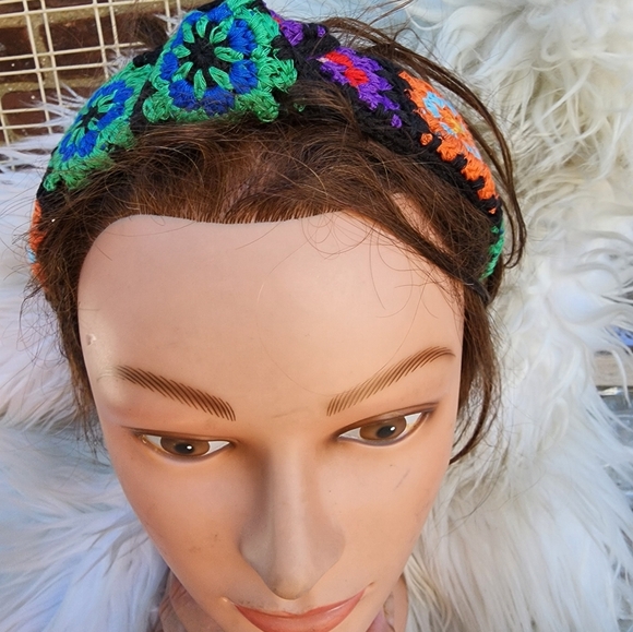 Hand crocheted headband NEW - Picture 2 of 5